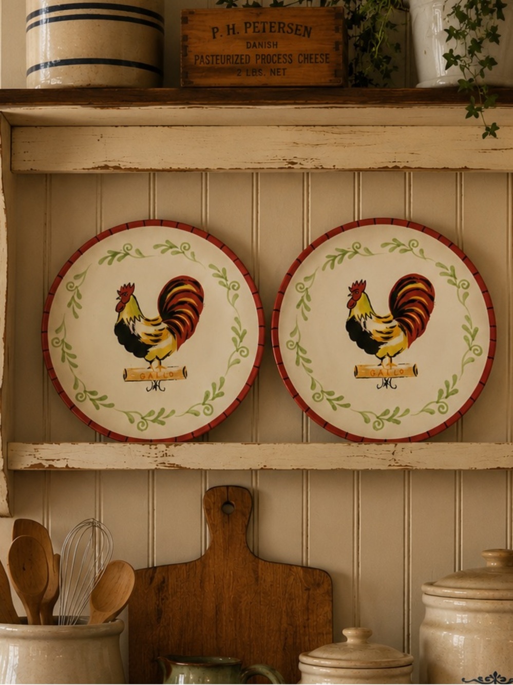 2 TableTops Gallery Vintage Rooster Display Trivet Plates 9”